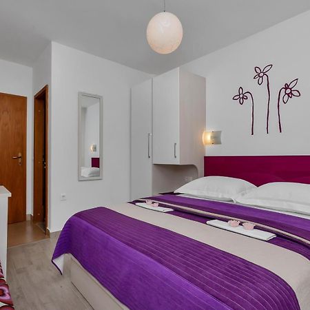 Apartments Ratko Tučepi 部屋 写真