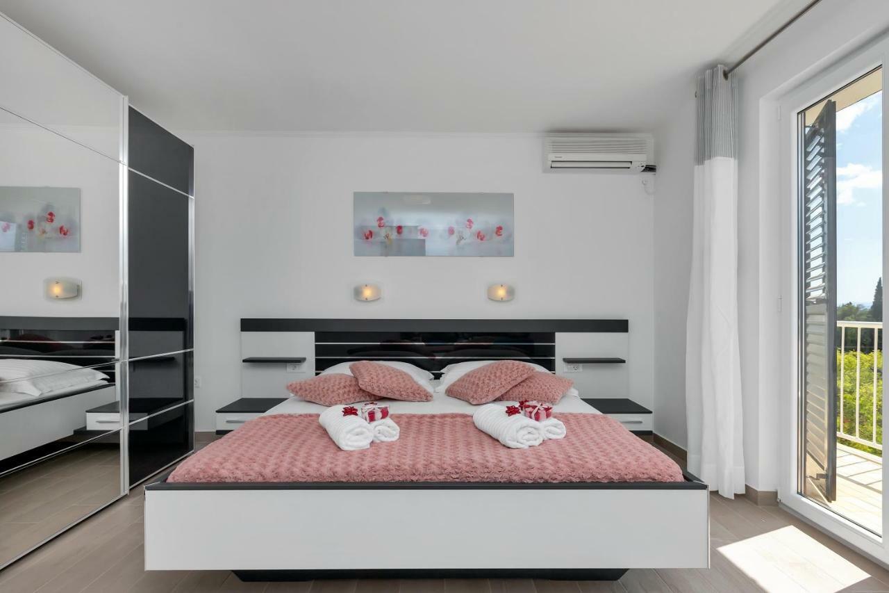 Apartments Ratko Tučepi エクステリア 写真