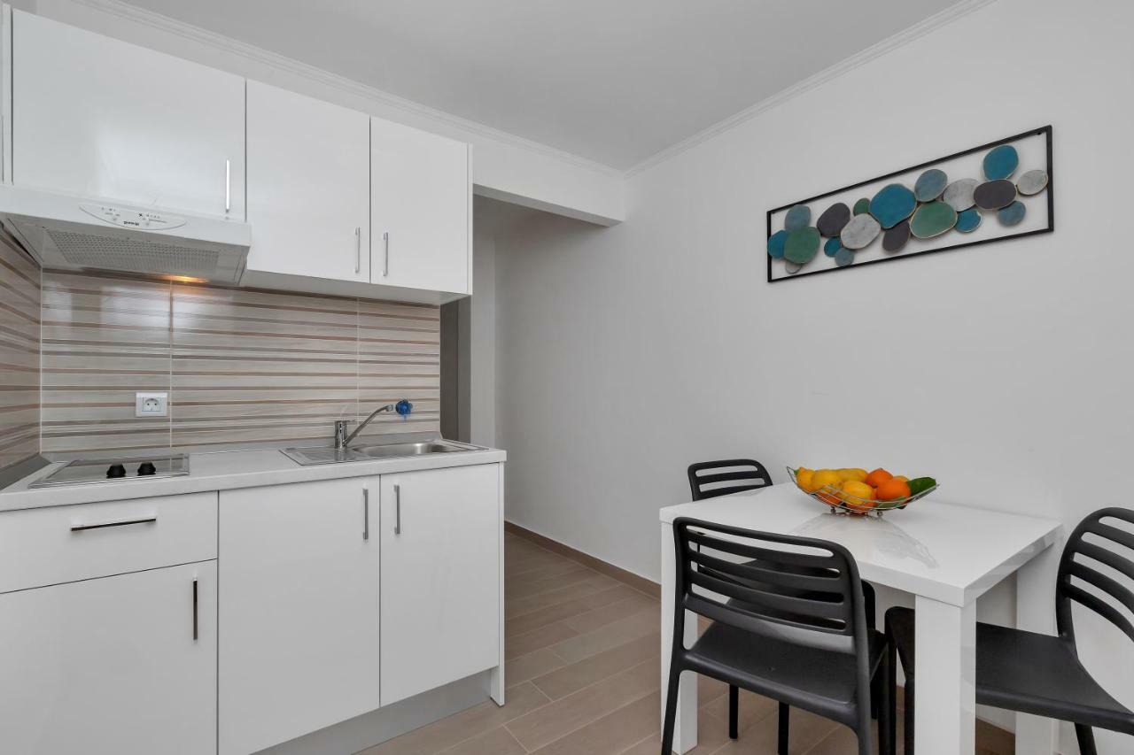 Apartments Ratko Tučepi エクステリア 写真