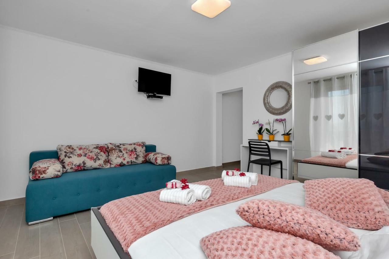 Apartments Ratko Tučepi エクステリア 写真