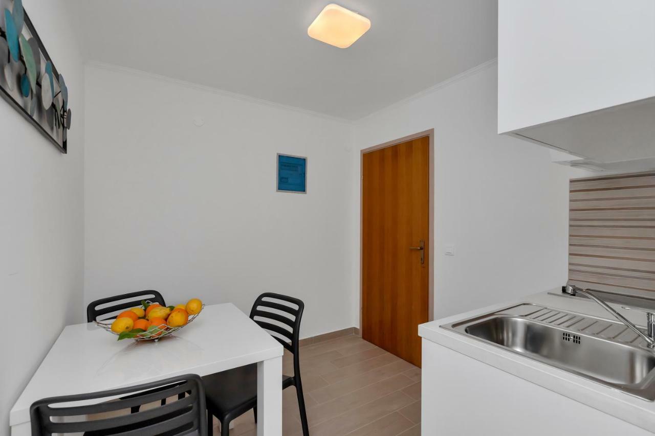 Apartments Ratko Tučepi エクステリア 写真