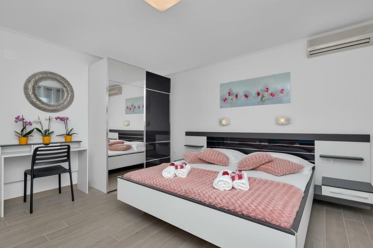 Apartments Ratko Tučepi エクステリア 写真